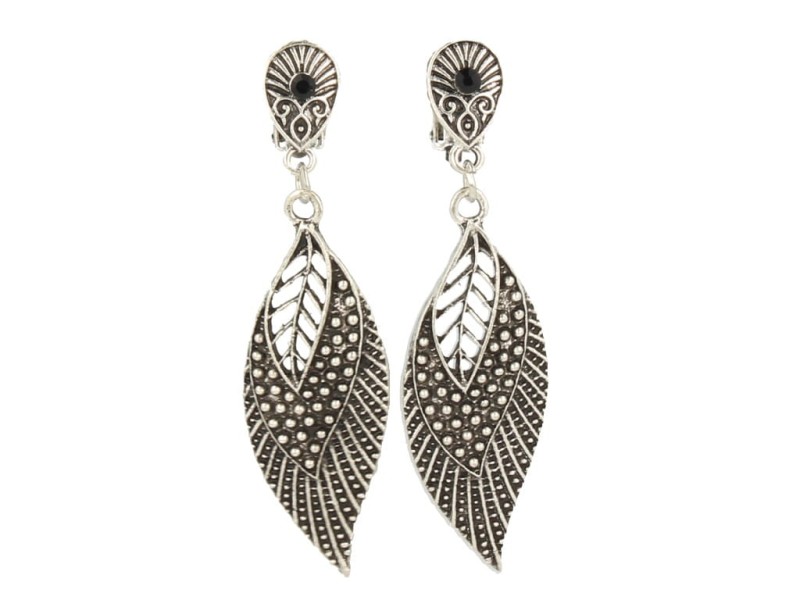 Klipsy do uszu srebrne wiszące z czarnym kryształkiem