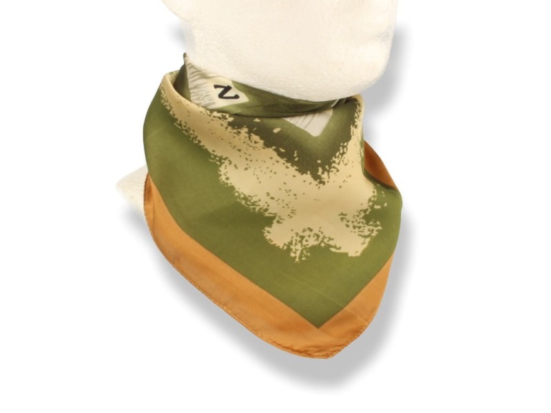 Apaszka Gawroszka - Kwiatowy Urok i Elegancja zielona