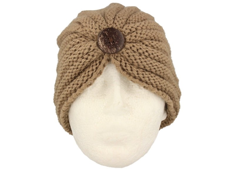 Czapka damska turban damski w kolorze beżowym z guzikiem