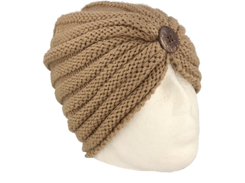 Czapka damska turban damski w kolorze beżowym z guzikiem