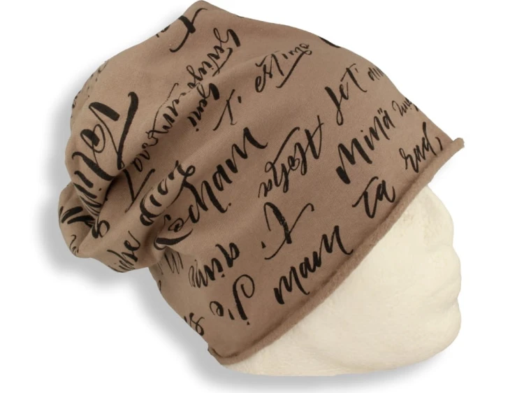 Czapka damska Beanie włoska cienka smerfetka bawełna beżowa z napisami