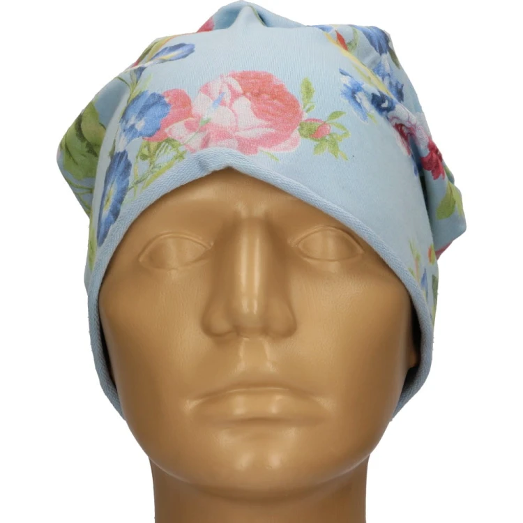 Czapka damska Beanie włoska cienka smerfetka jasnoniebieska w kolorowe kwiaty