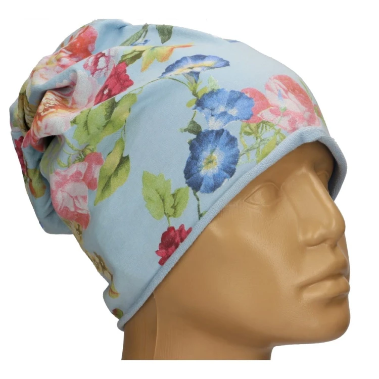 Czapka damska Beanie włoska cienka smerfetka jasnoniebieska w kolorowe kwiaty