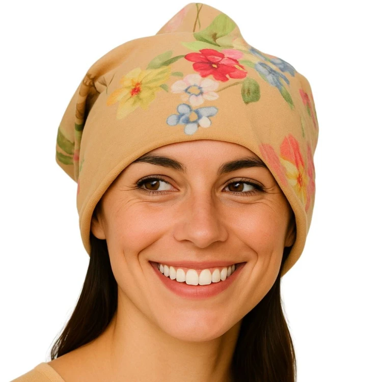 Czapka damska Beanie włoska cienka smerfetka beżowa w kwiaty