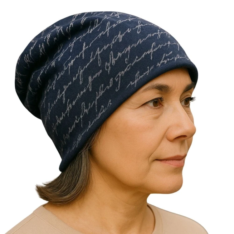 Czapka damska Beanie włoska cienka smerfetka granatowa w napisy