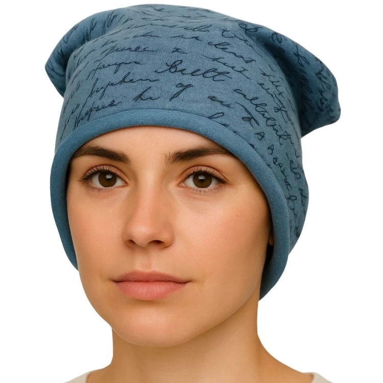 Czapka damska Beanie włoska cienka smerfetka niebieska w granatowe napisy