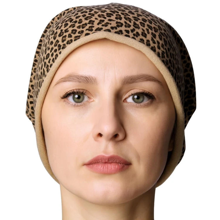 Czapka damska Beanie włoska cienka smerfetka ciemnobeżowa w panterkę