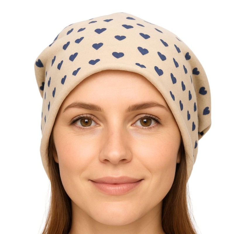 Czapka damska Beanie włoska cienka smerfetka jasnobeżowa serduszka