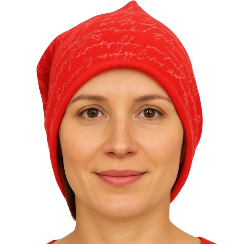 Czapka damska Beanie włoska cienka smerfetka czerwona w jasne napisy