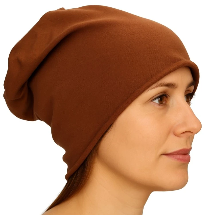 Czapka damska Beanie włoska cienka smerfetka jednolita brązowa