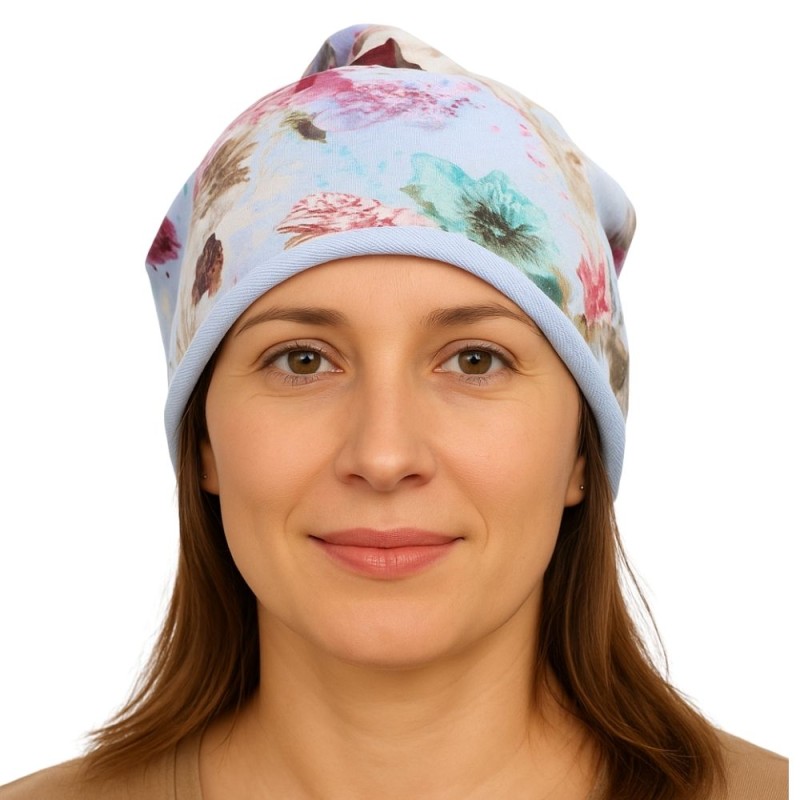 Czapka damska Beanie włoska cienka smerfetka niebieska w kolorowe kwiaty