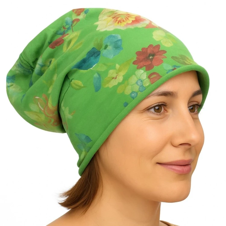 Czapka damska Beanie włoska cienka smerfetka zielona w kolorowe kwiaty