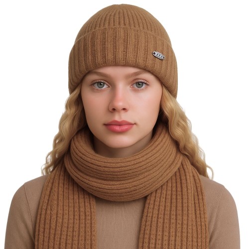 Zimowy komplet damski czapka i szal camel