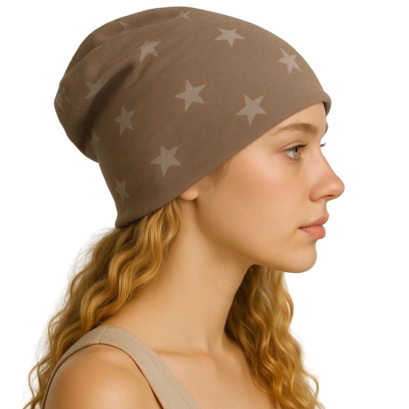 Czapka damska Beanie włoska cienka smerfetka beżowa w gwiazdki