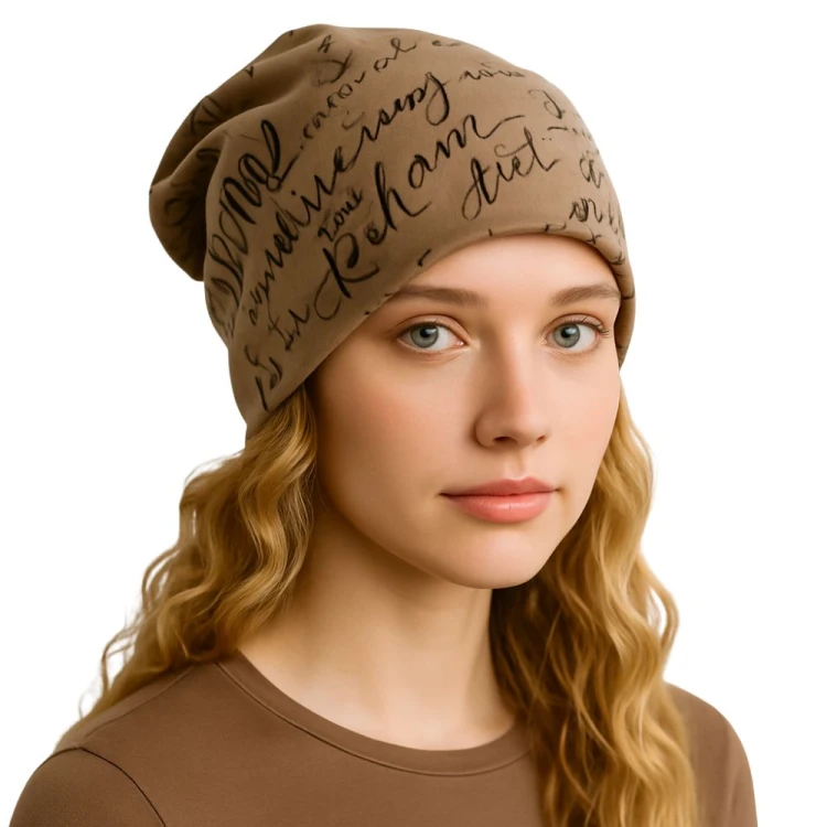 Czapka damska Beanie włoska cienka smerfetka bawełna beżowa z napisami