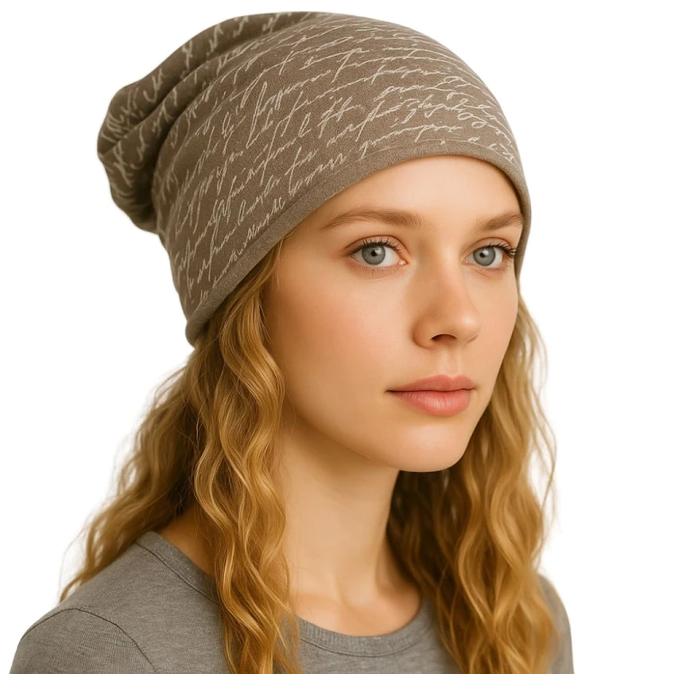 Czapka damska Beanie włoska cienka smerfetka bawełna beżowa napisy
