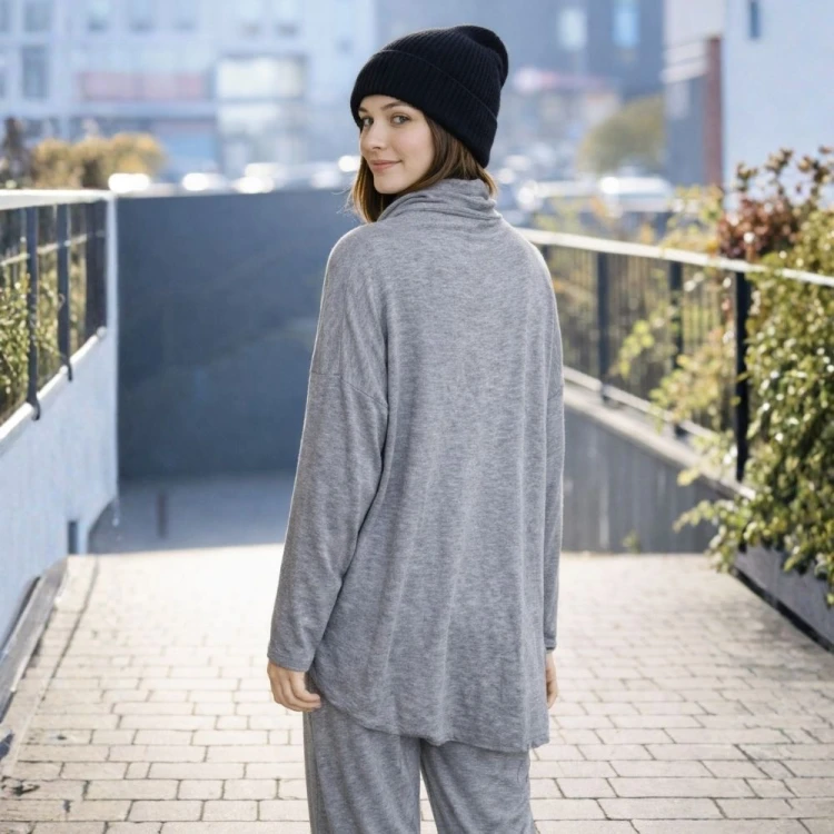 Sweter Damski z Golfem Włoski Szary