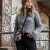 Sweter oversize z dzianiny prążkowanej – szary