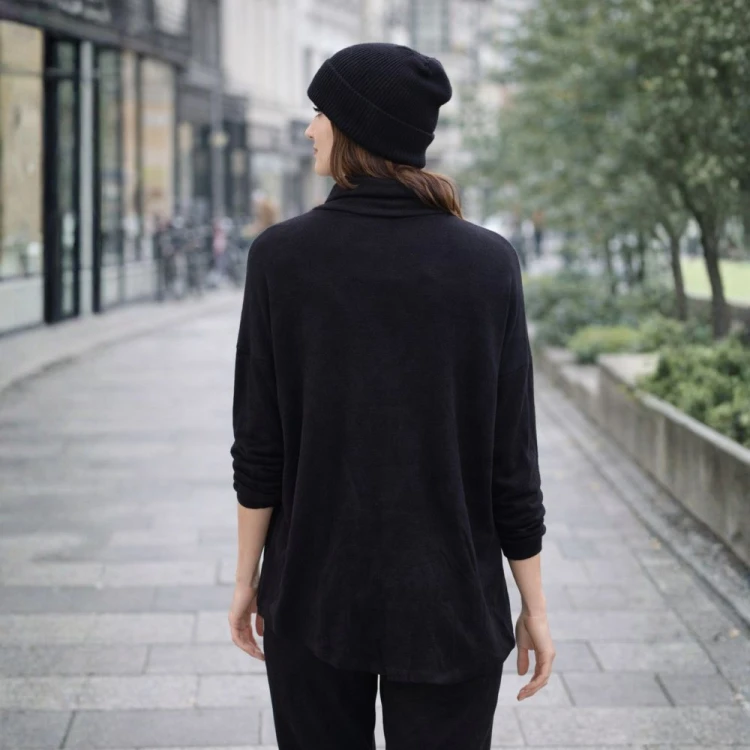 Sweter damski czarny oversize Golf Luźny krój Włoski One size