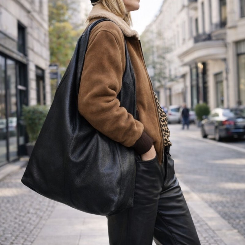 Torebka damska czarna typu hobo