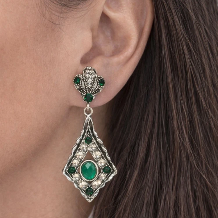 Klipsy do uszu srebrne wiszące z zielenią ozdobne