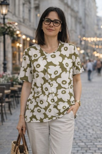 Bluzka damska kwiatowa jasnozielona luźny krój, przewiewna, styl casual One Size