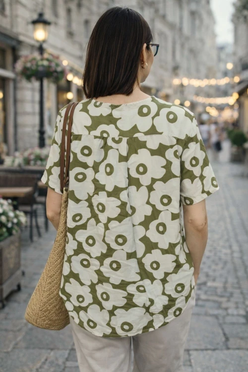 Bluzka damska kwiatowa jasnozielona luźny krój, przewiewna, styl casual One Size