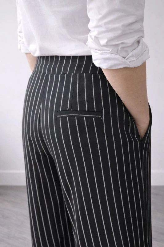 Spodnie damskie eleganckie szerokie czarne w paski L