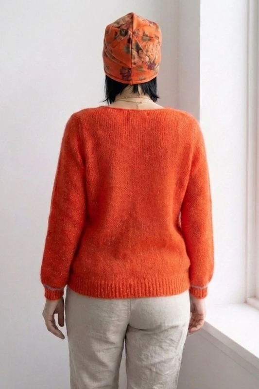 Sweter damski pomarańczowy ze srebrną nitką moher Italy oversize miękki