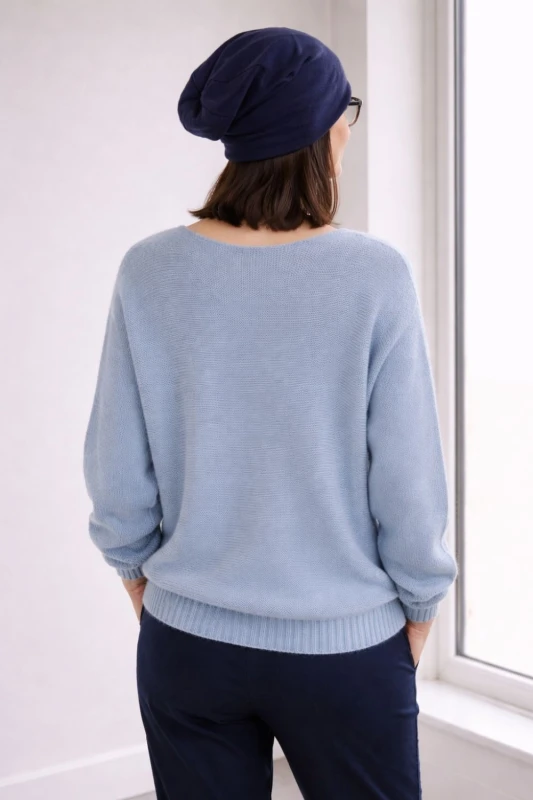 Sweter damski błękitny ze srebrną nitką moher Italy oversize miękki