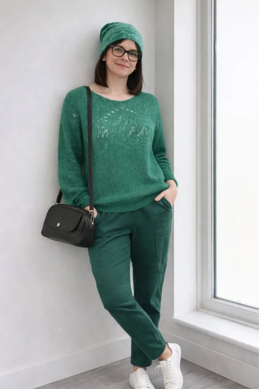 Sweter damski ciemnozielony ze srebrną nitką moher Italy oversize miękki