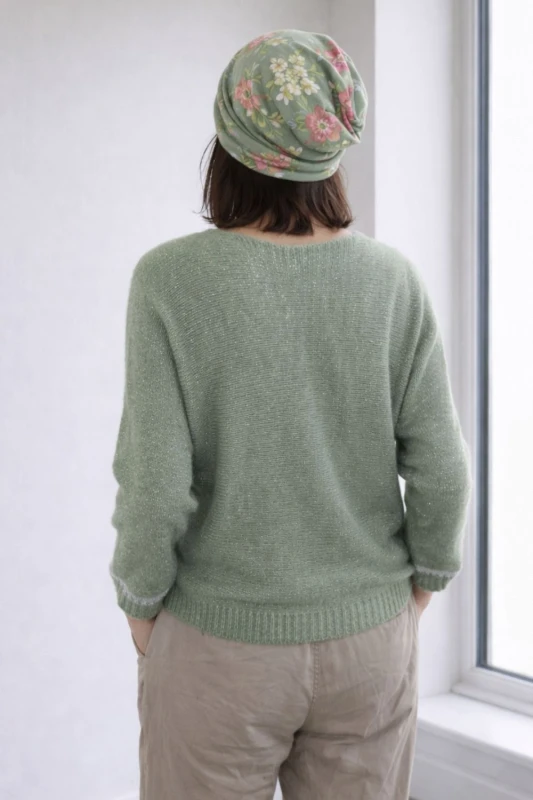 Sweter damski zielony ze srebrną nitką moher Italy oversize miękki