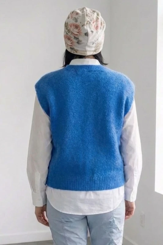Sweter damski bez rękawów moher niebieski miękki Italy Uni