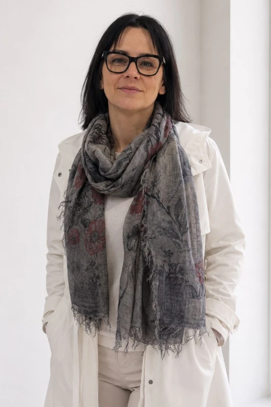 Szal damski włoski szary w kwiaty elegancka lekka apaszka premium