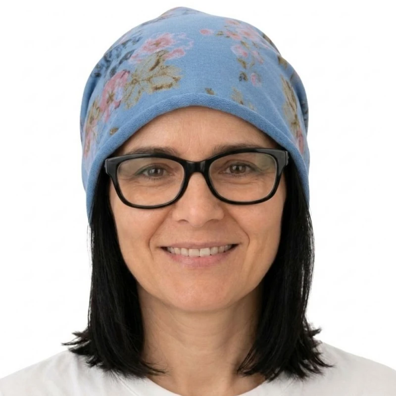 Czapka damska Beanie włoska cienka smerfetka niebieska w kwiaty