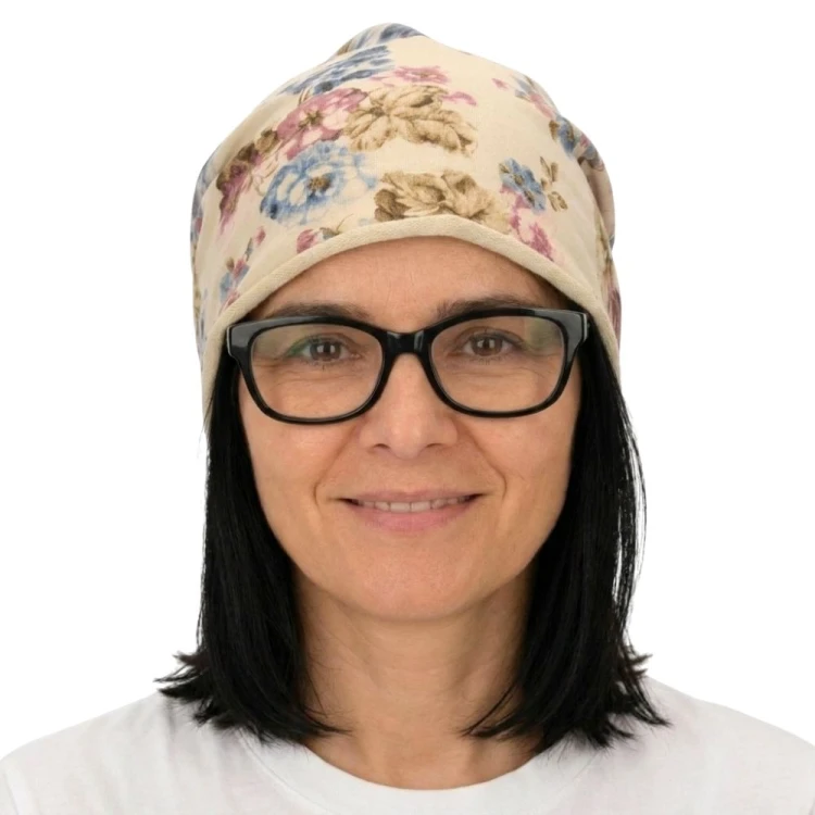 Czapka damska Beanie włoska cienka smerfetka beżowa w kwiaty