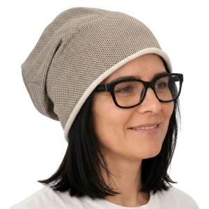 Czapka damska Beanie włoska cienka smerfetka beżowa w drobny wzór