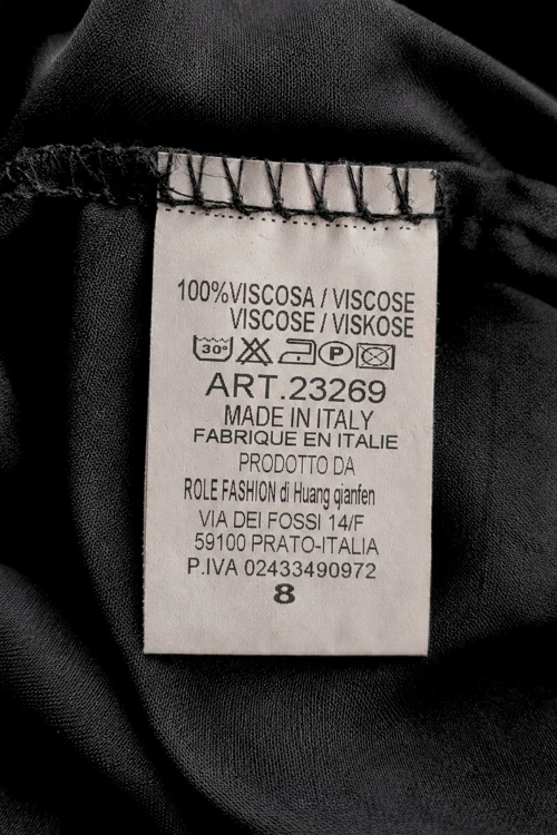 Bluzka damska czarna casual oversize z delikatnym zwężeniem na dole letnia Italy