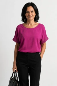Bluzka damska fuksja casual oversize z delikatnym zwężeniem na dole letnia Italy 