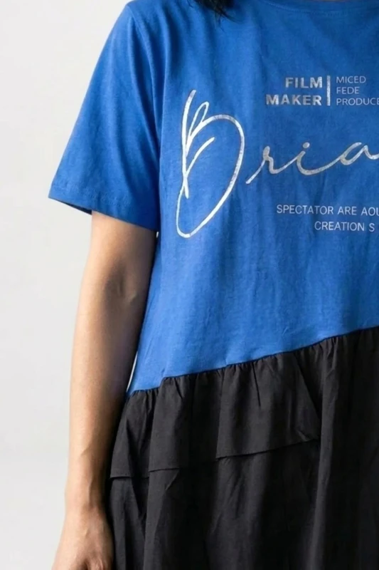 Sukienka damska oversize czarno-chabrowa z napisami bawełna Italy