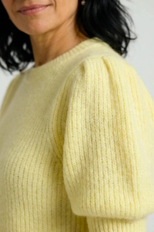 Sweter damski pastelowy żółty 30% alpaka bufki krótki rękaw Italy