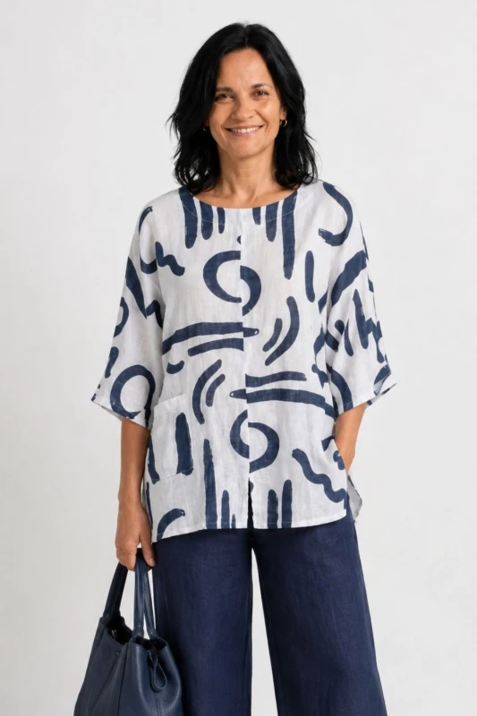Bluzka damska biała w granatowe wzory z kieszonką oversize 100% bawełna Italy