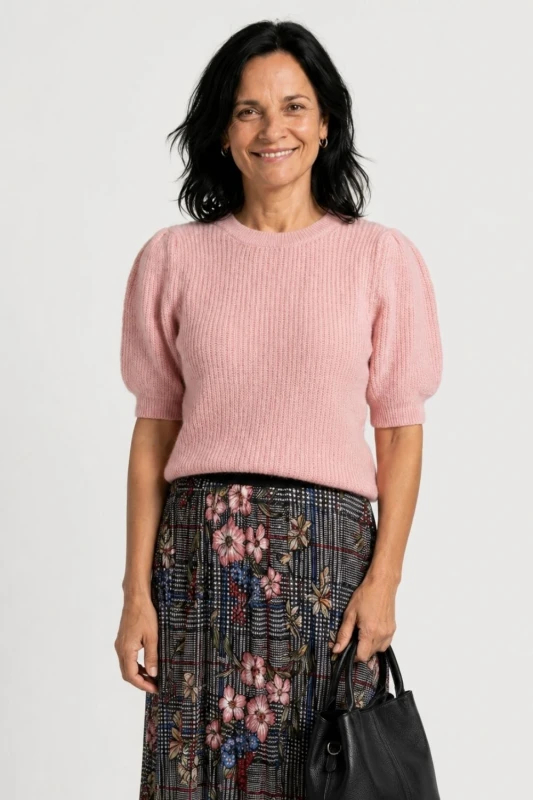 Sweter damski różowy 30% alpaka bufki krótki rękaw Italy