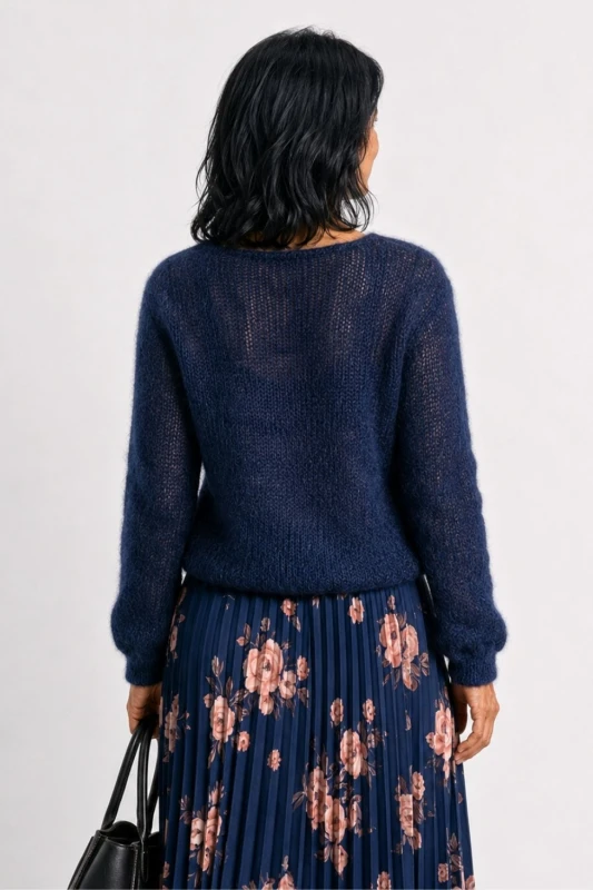 Sweter damski granatowy 60% kid moher dekolt w szpic Made in Italy