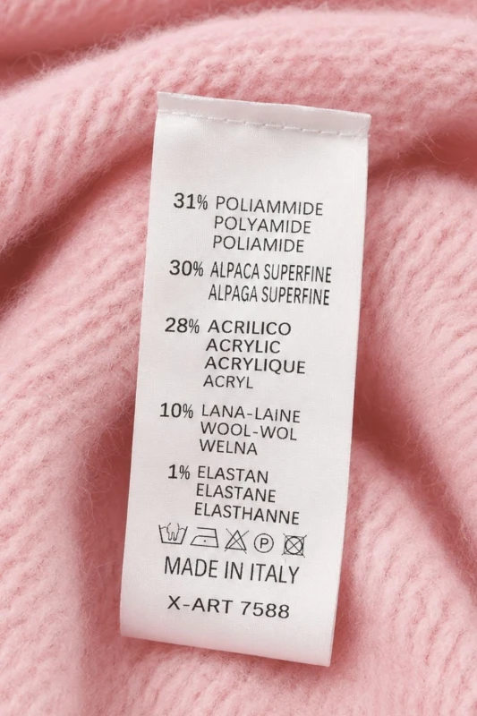 Sweter damski pudrowy róż 30% alpaka z ozdobnymi guzikami One Size