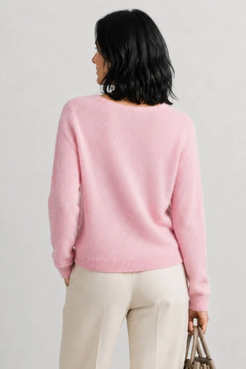 Sweter damski pudrowy róż 30% moher dekolt V Made in Italy