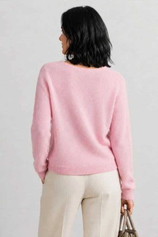 Sweter damski pudrowy róż 30% moher dekolt V Made in Italy