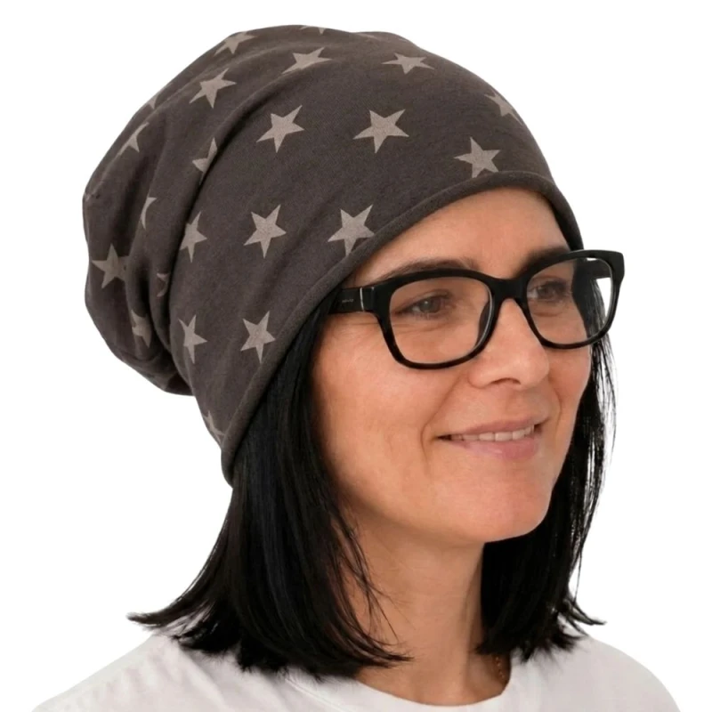 Czapka damska Beanie włoska cienka smerfetka brązowa w gwiazdki
