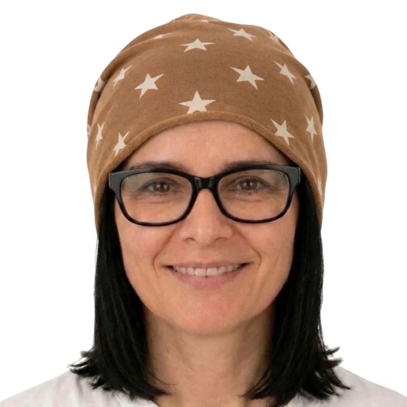 Czapka damska Beanie włoska cienka smerfetka jasnobrązowa w gwiazdki
