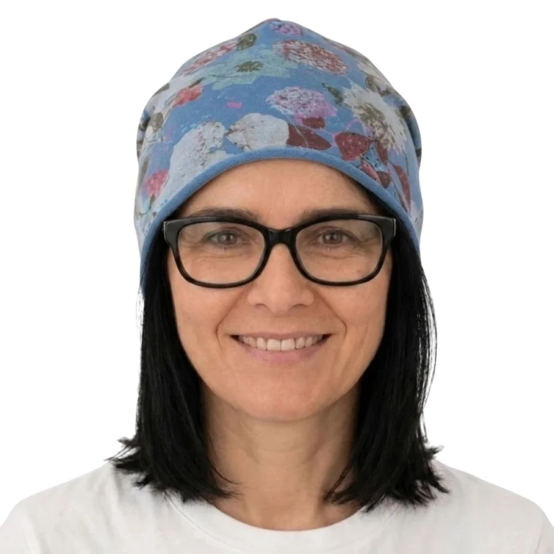 Czapka damska Beanie włoska cienka smerfetka niebieska w kwiaty i liście